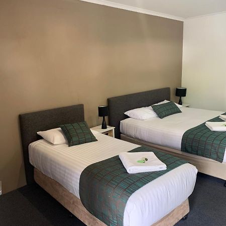 מורי Artesian Spa Motel מראה חיצוני תמונה