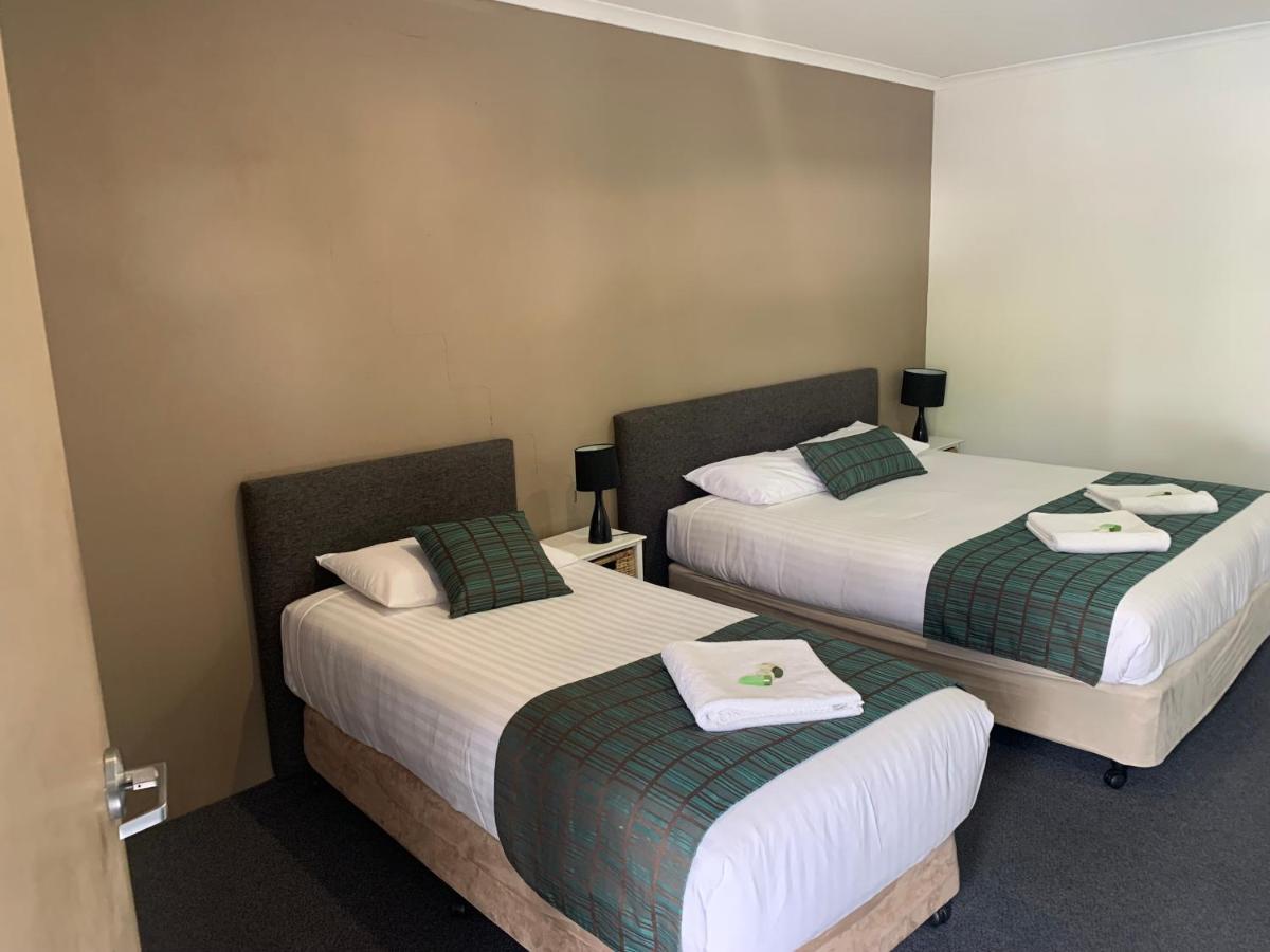 מורי Artesian Spa Motel מראה חיצוני תמונה