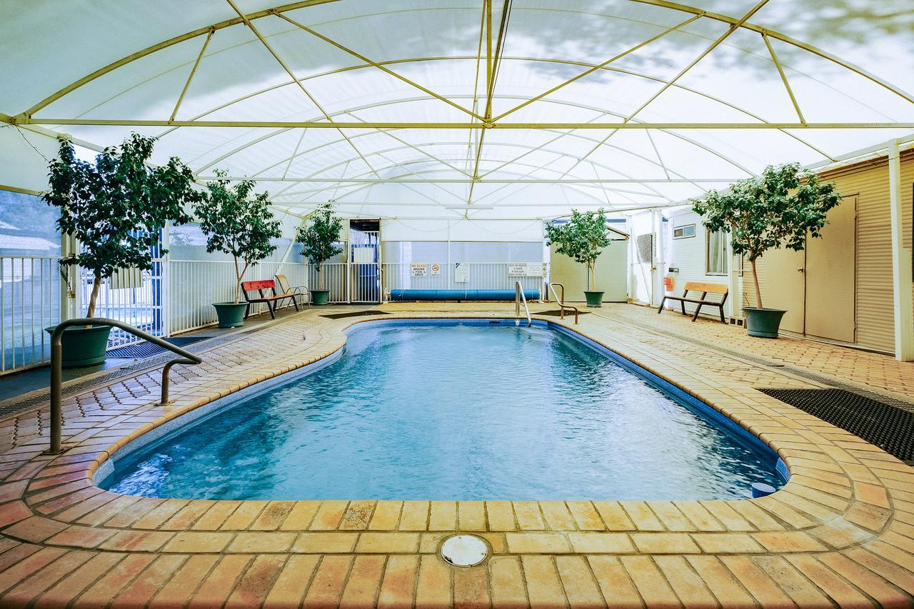 מורי Artesian Spa Motel מראה חיצוני תמונה