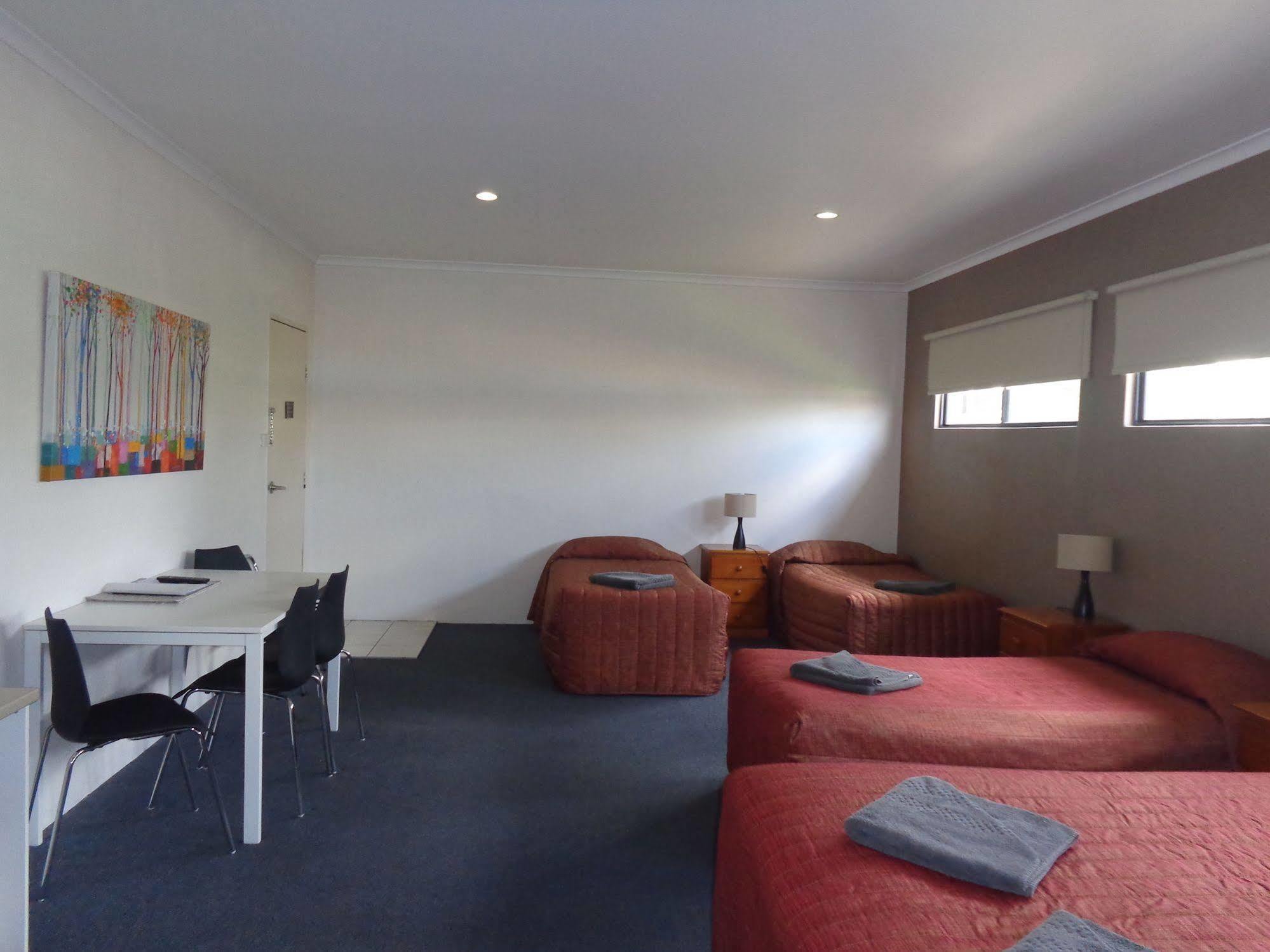 מורי Artesian Spa Motel מראה חיצוני תמונה